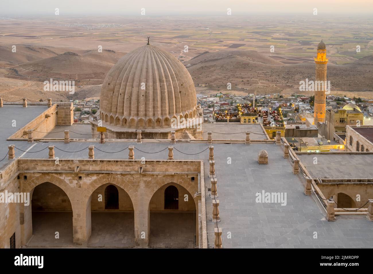 zinciriye-medresesi-hi-res-stock-photography-and-images-alamy