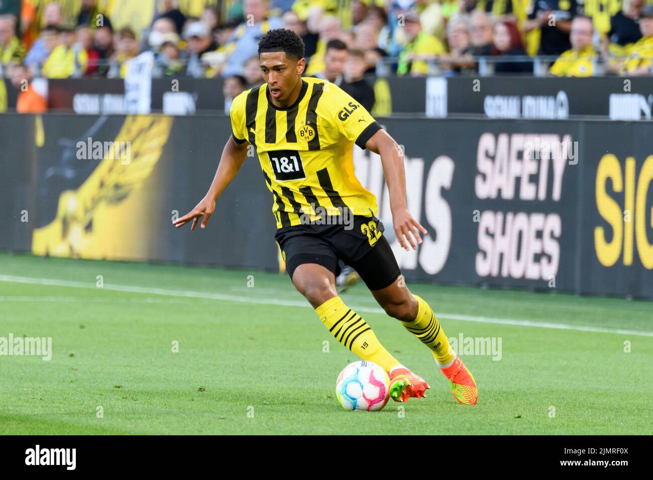 Jude BELLINGHAM (DO), Action, Soccer 1st Bundesliga, 1st matchday