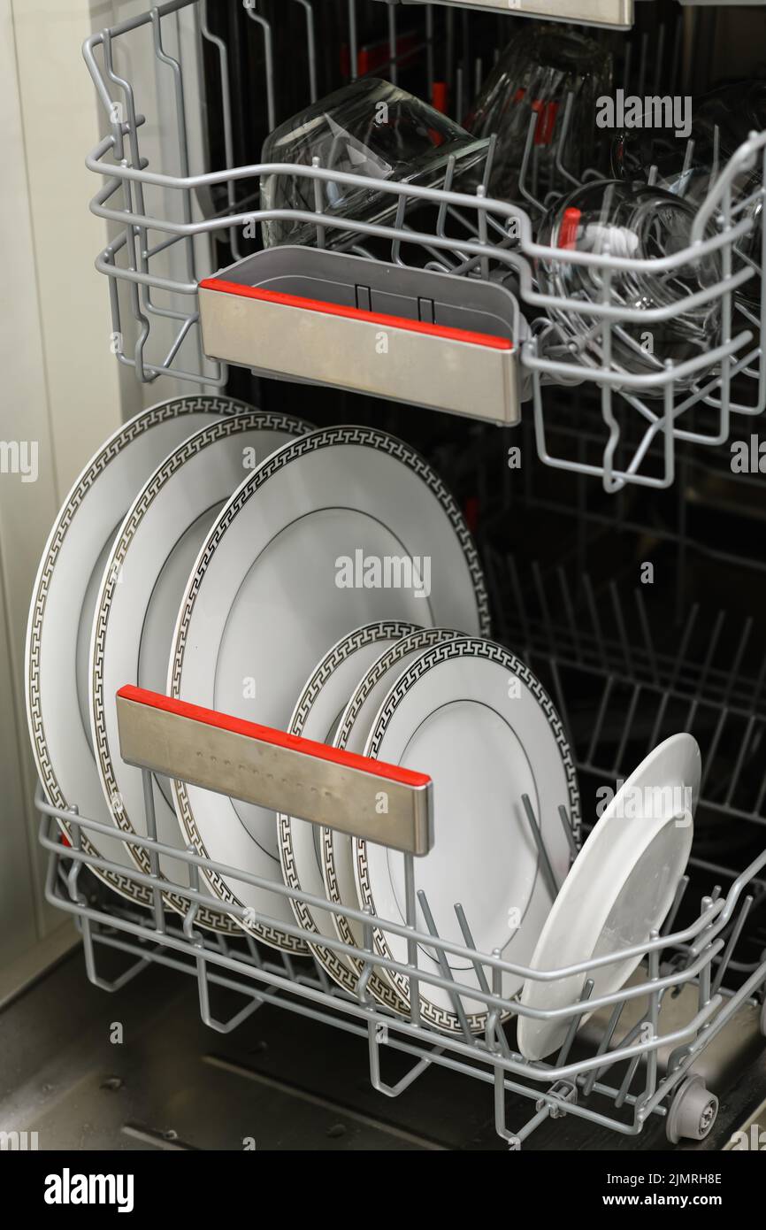 Dishwasher full dirty hi-res stock photography and images - Page 5 - Alamy