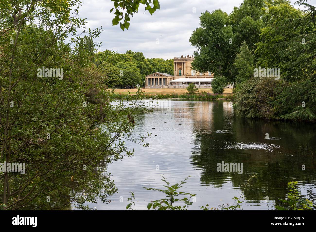 London, England: Garden inside Buckingham Palace Stock Photo