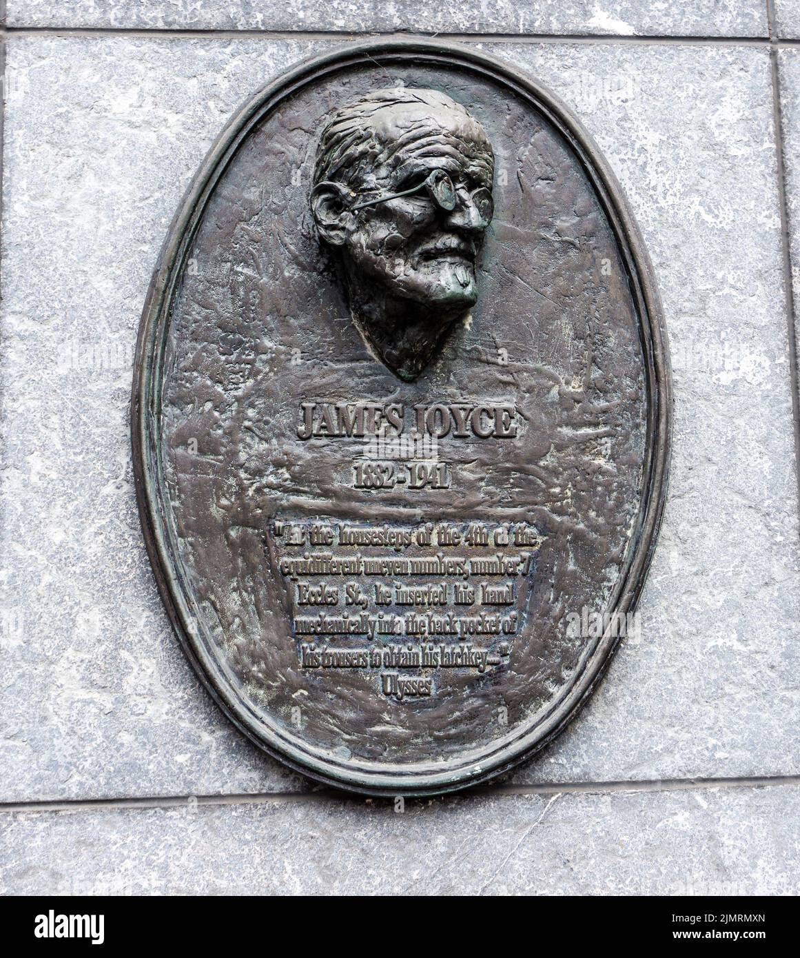 The plaque quoting an excerpt from James Joyce’s Ulysses, 7 Eccles Street, Dublin, Ireland, 7 Eccles Street was the home of Leopold Bloom in the novel Stock Photo