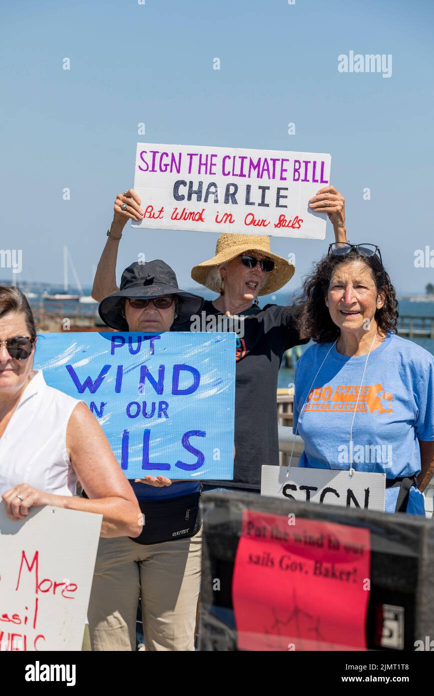 August 4, 2022. Salem, Massachusetts Environmental activists from MassPowerForward, Salem Alliance for the Environment (SAFE), UU Mass Action, 350 Mas Stock Photo