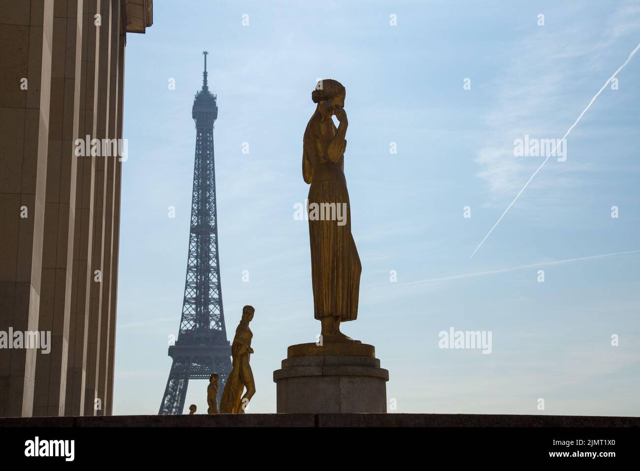 Paris, France, March 27 2017: Golden bronze statues in the Trocadero ...