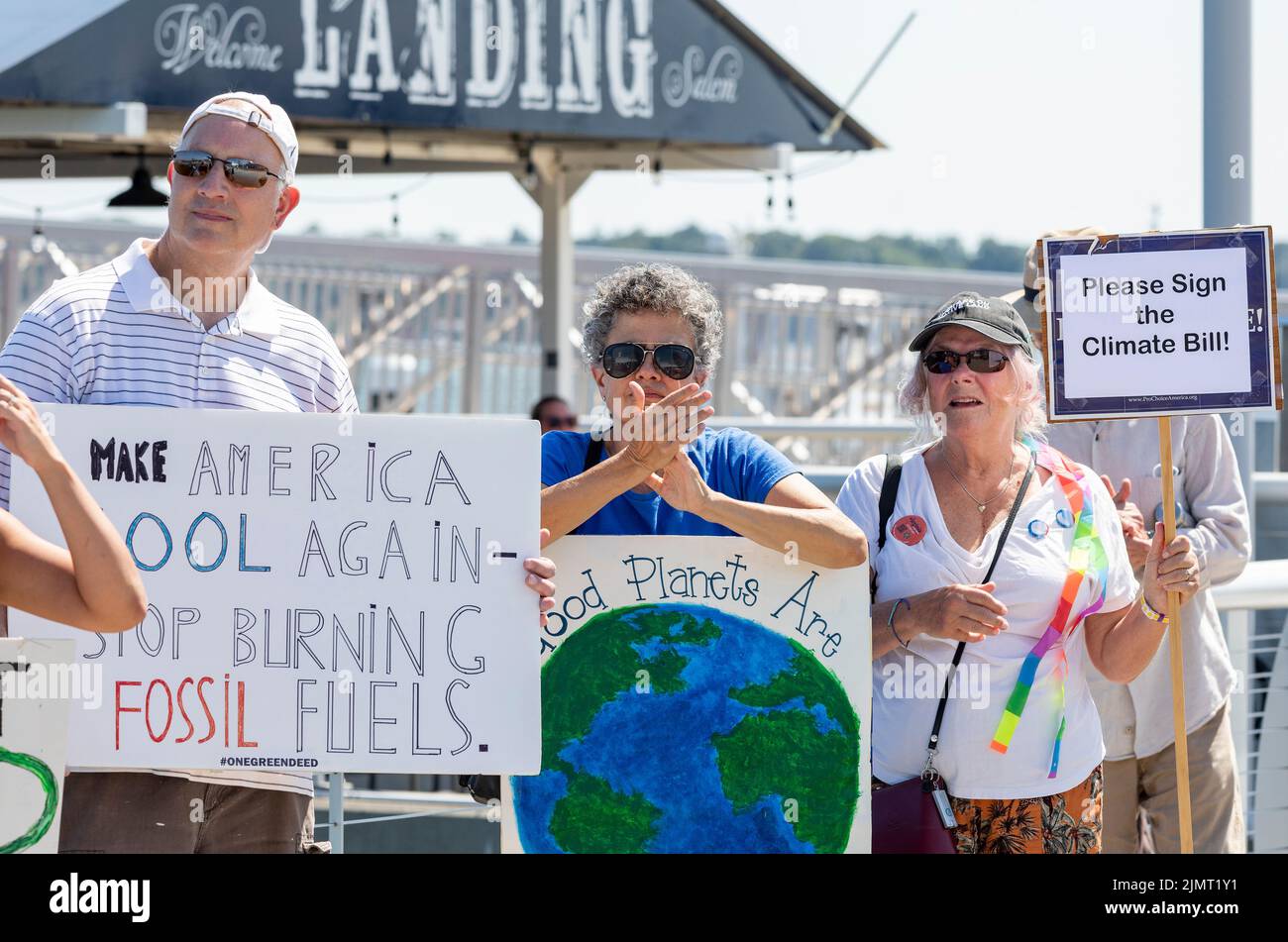 August 4, 2022. Salem, Massachusetts Environmental activists from MassPowerForward, Salem Alliance for the Environment (SAFE), UU Mass Action, 350 Mas Stock Photo