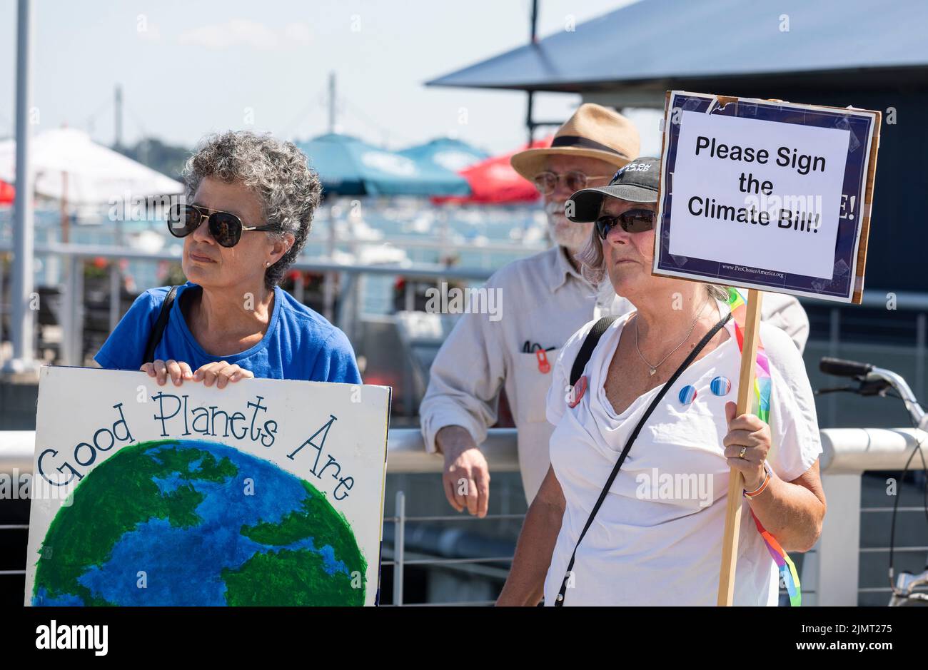 August 4, 2022. Salem, Massachusetts Environmental activists from MassPowerForward, Salem Alliance for the Environment (SAFE), UU Mass Action, 350 Mas Stock Photo