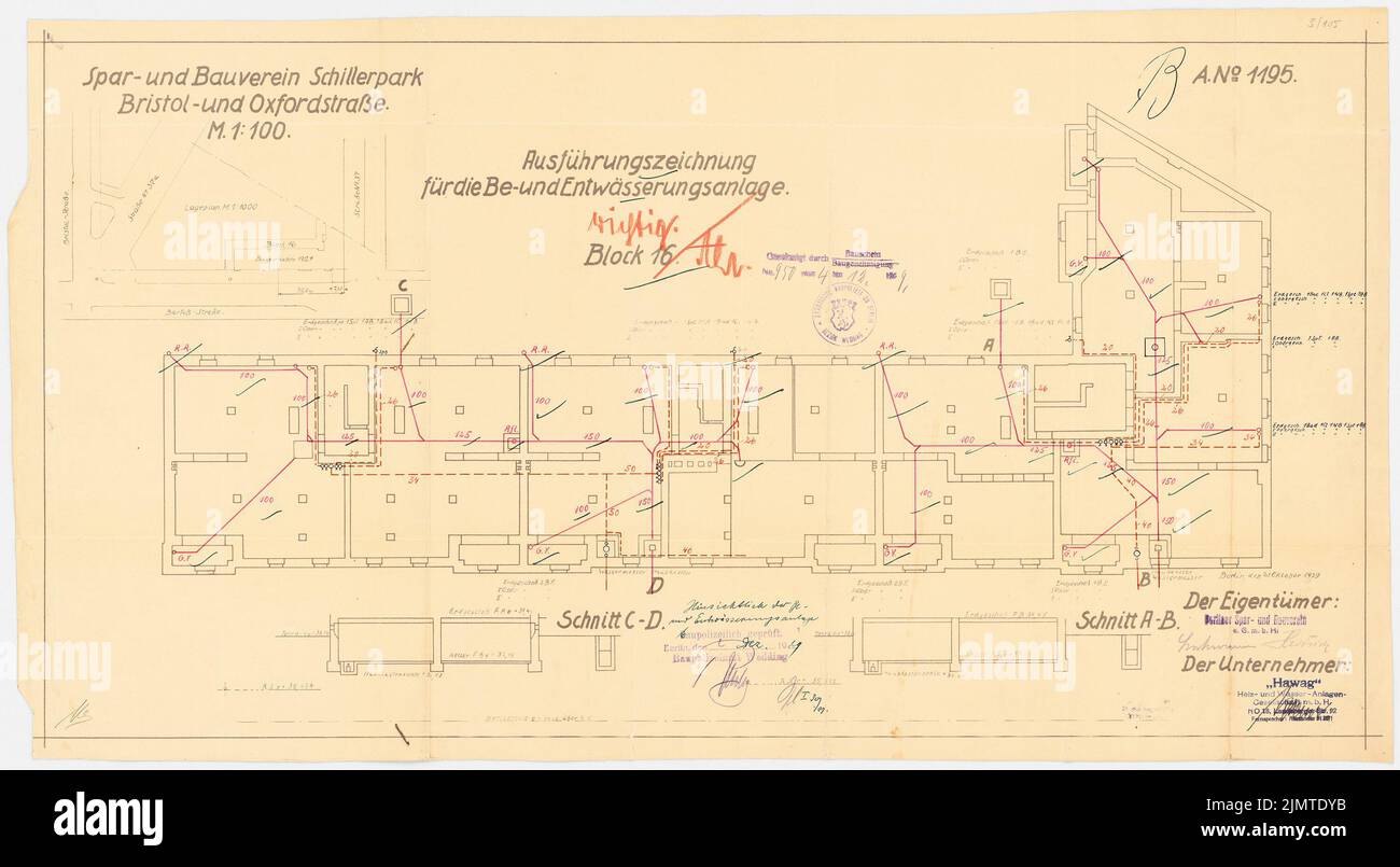 Taut Bruno (1880-1938), Schillerpark settlement in Berlin-Wedding (1924-1924): Barfussstraße 27-31, Block 16: floor plan KG, site plan, drainage. Ink colored, over a break on the box, 40.4 x 73.4 cm (including scan edges) Taut Bruno  (1880-1938): Siedlung Schillerpark, Berlin-Wedding Stock Photo