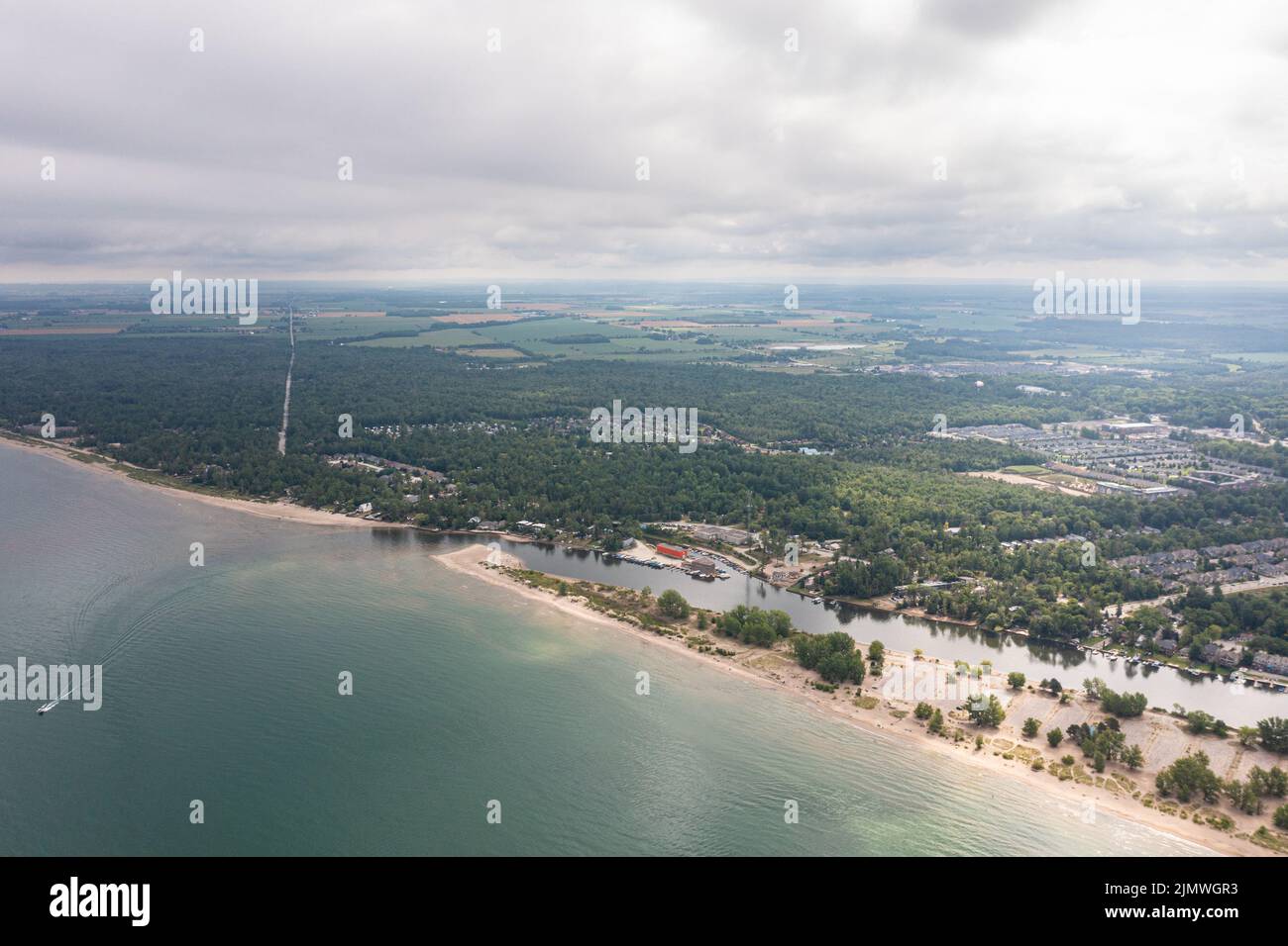 Wasaga Beach summer time shoreline Stock Photo Alamy