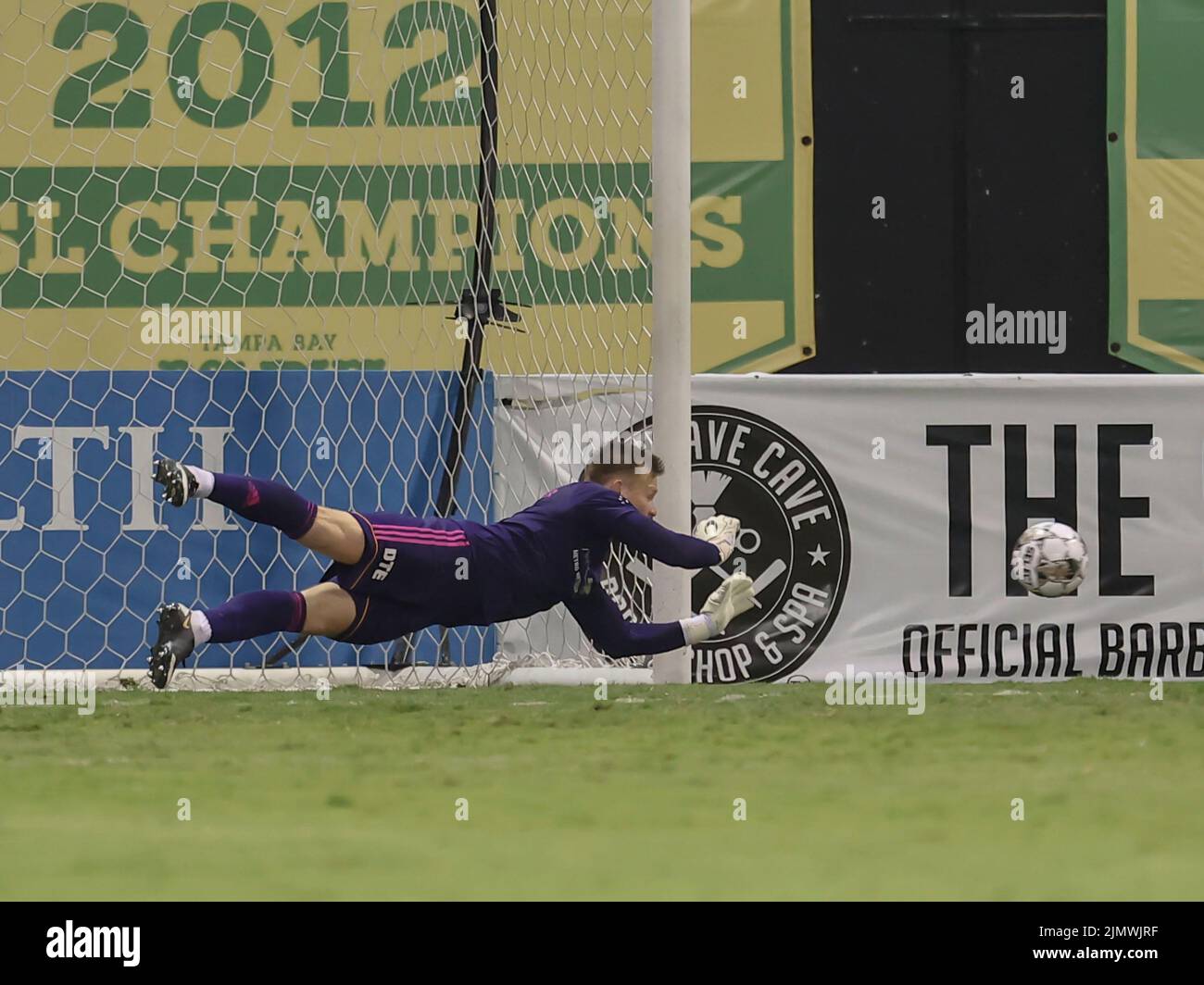 St. Petersburg, FL: Detroit City goalkeeper Nate Steinwascher (1) makes a save during a USL soccer game against the Tampa Bay Rowdies, Saturday, Augus Stock Photo