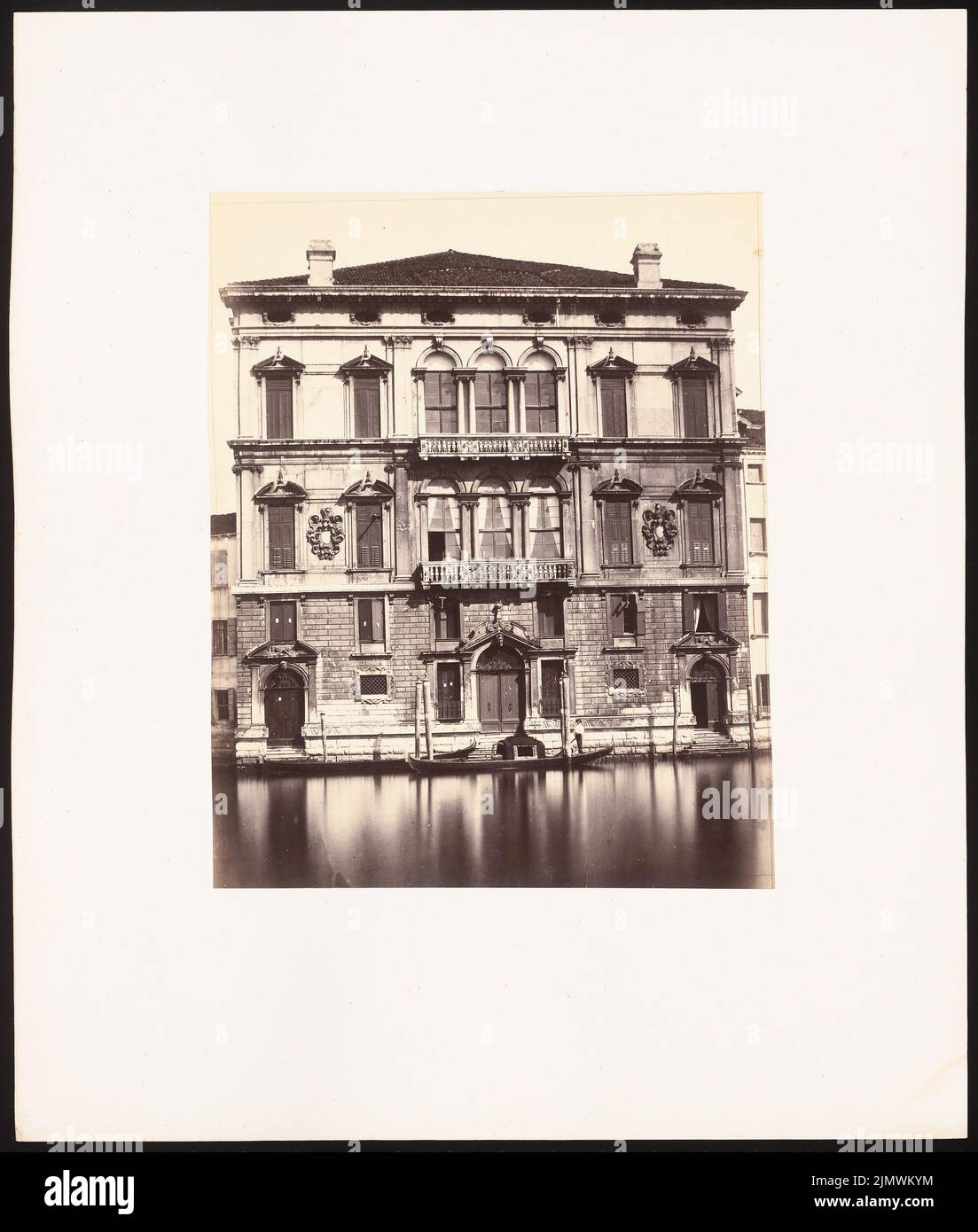 Unknown photographer, photos of travel from Italy, France and Germany (without dat.): View. Photo on cardboard, 54.3 x 46.1 cm (including scan edges) N.N. : Fotos von Reisen aus Italien, Frankreich und Deutschland: Palazzo Balbi Valier, Venedig Stock Photo