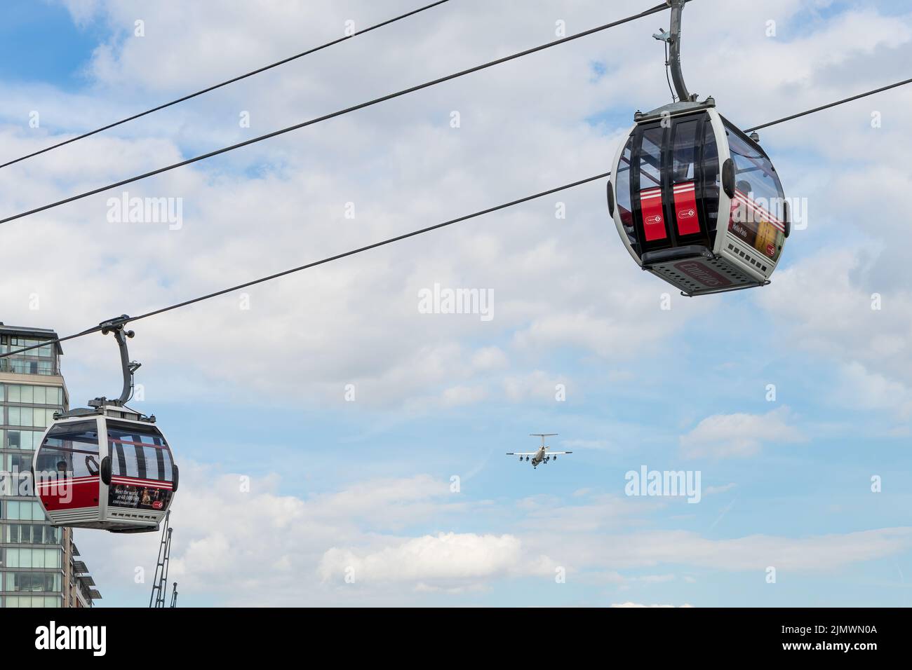 View of the London cable car over the River Thames Stock Photo Alamy