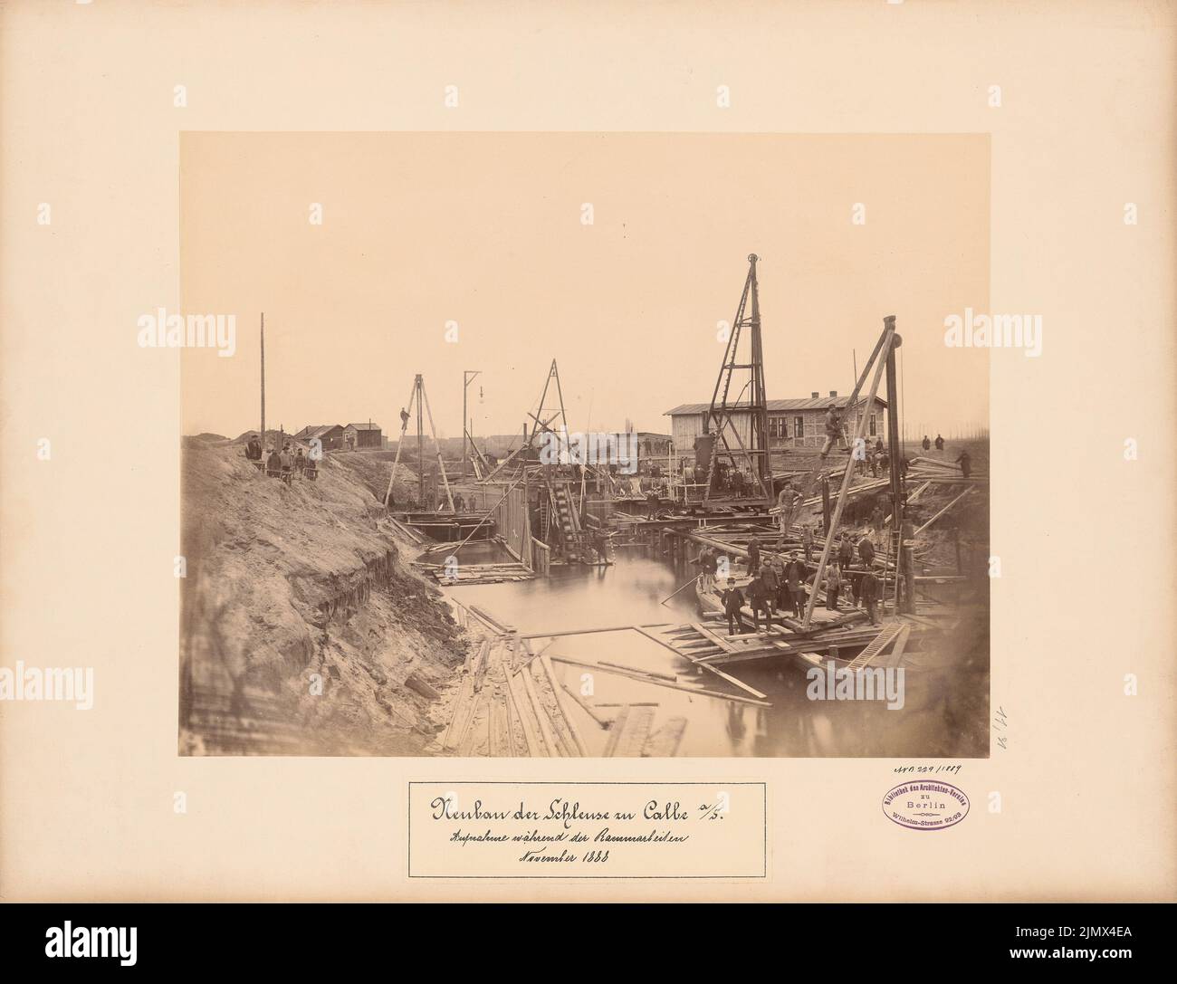 Unknown architect, lock at Calbe/Saale (without date): Photography from the construction work. Photo on cardboard, 42.7 x 55.6 cm (including scan edges) N.N. : Schleuse, Calbe/Saale Stock Photo