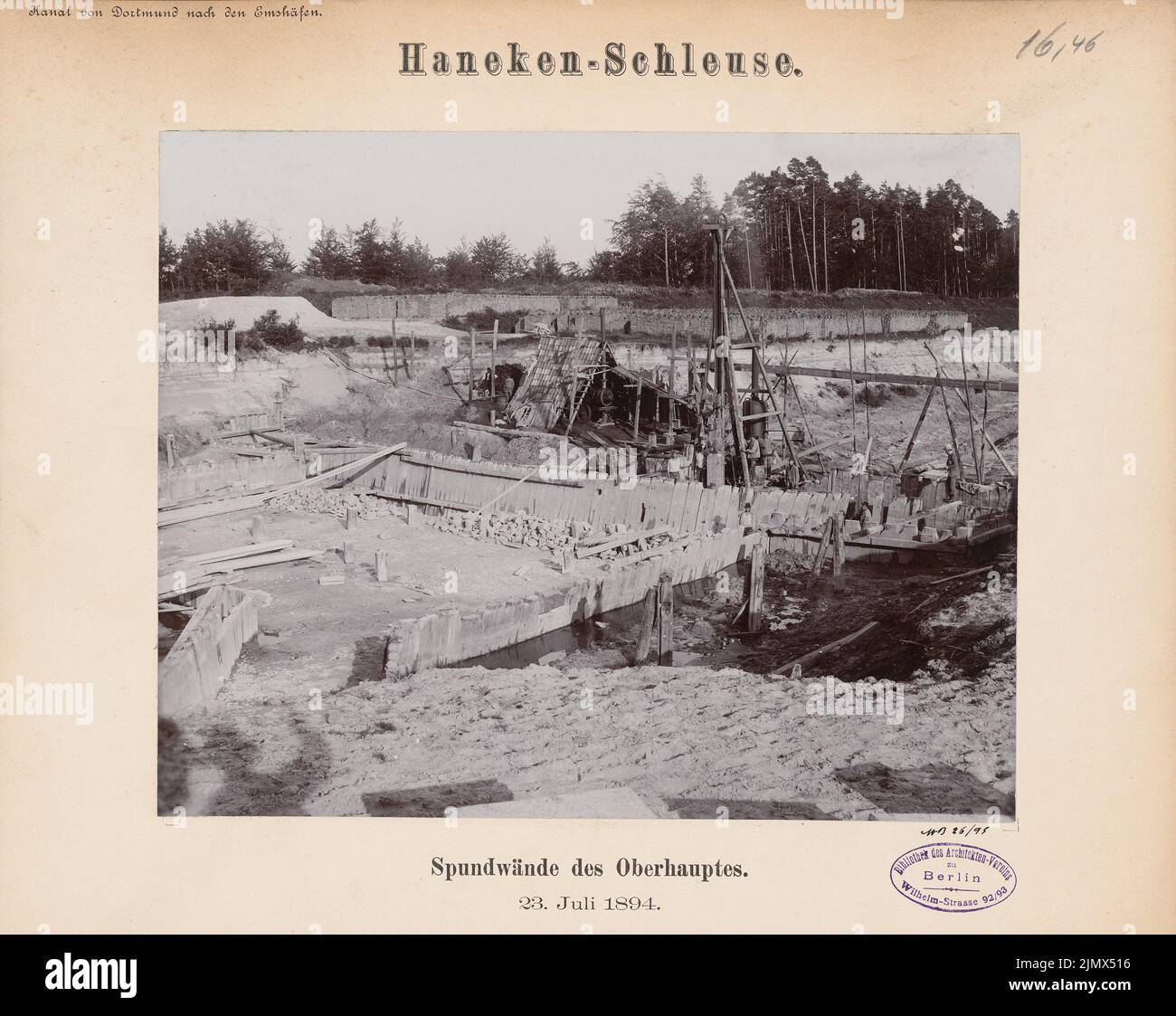 Unknown architect, Dortmund-Ems-Canal (without date): View. Photo on cardboard, 29.3 x 36.8 cm (including scan edges) N.N. : Dortmund-Ems-Kanal. Haneken-Schleuse, Hanekenfähr Stock Photo