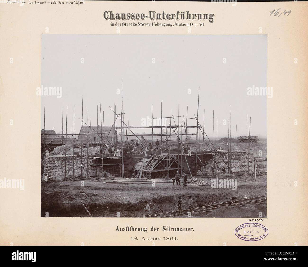 Unknown architect, Dortmund-Ems-Canal (without date): View. Photo on cardboard, 29.2 x 36.5 cm (including scan edges) N.N. : Dortmund-Ems-Kanal. Chaussee-Unterführung Stock Photo