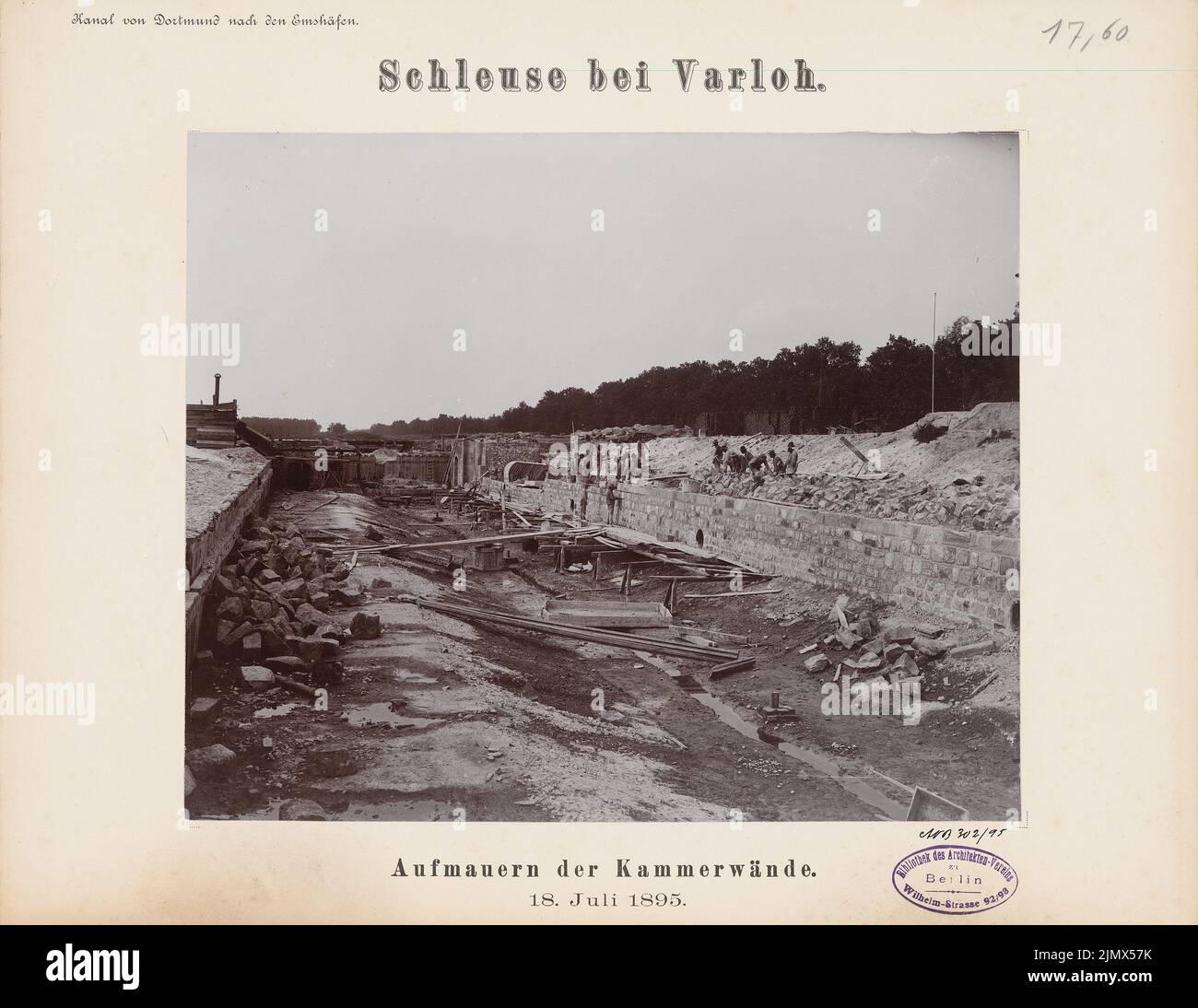 Unknown architect, Dortmund-Ems-Canal (without date): Photography of the construction work. Photo on cardboard, 29.2 x 37.8 cm (including scan edges) N.N. : Dortmund-Ems-Kanal. Schleuse, Varloh Stock Photo