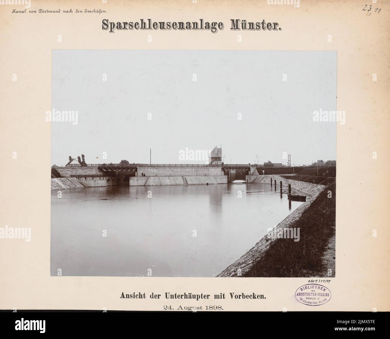 Unknown architect, Dortmund-Ems-Canal (without date): View. Photo on cardboard, 29.8 x 37.1 cm (including scan edges) N.N. : Dortmund-Ems-Kanal. Sparschleuse, Münster Stock Photo