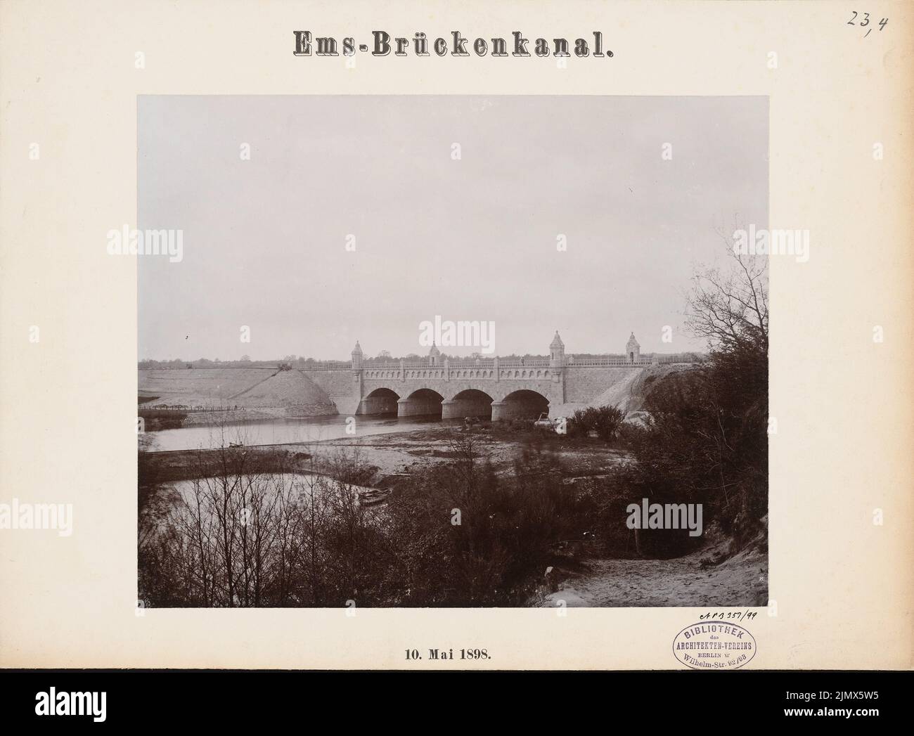 Unknown architect, Dortmund-Ems-Canal (without date): View. Photo on cardboard, 27.6 x 37.5 cm (including scan edges) N.N. : Dortmund-Ems-Kanal. Kanalbrücke über die Ems Stock Photo