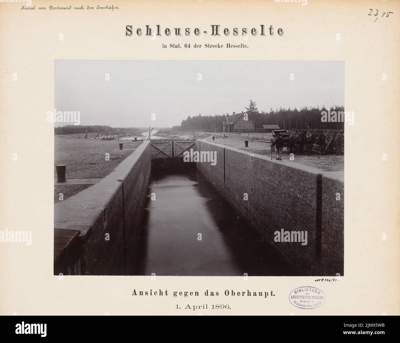 Unknown architect, Dortmund-Ems-Canal (without date): View. Photo on cardboard, 29.4 x 37.3 cm (including scan edges) N.N. : Dortmund-Ems-Kanal. Schleuse, Hesselte Stock Photo