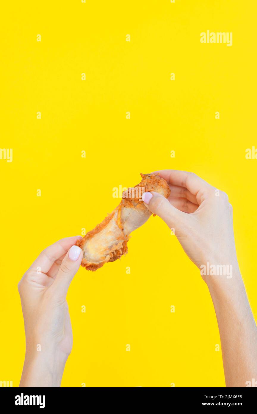 Front View Hand Holding Food Leftovers Stock Photo Alamy hand-holding-food-32190072-stock-photo-at-vecteezy