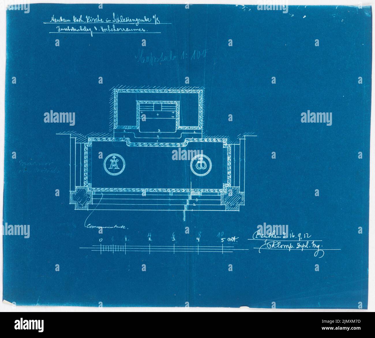 Klomp Johannes Franziskus (1865-1946), Church with interior and rectory in Chropaczow (formerly Silesia pit) (16.09.1912): flooring of the high choir room 1: 100. Blueprint on paper, 25.3 x 30.4 cm (including scan edges) Stock Photo