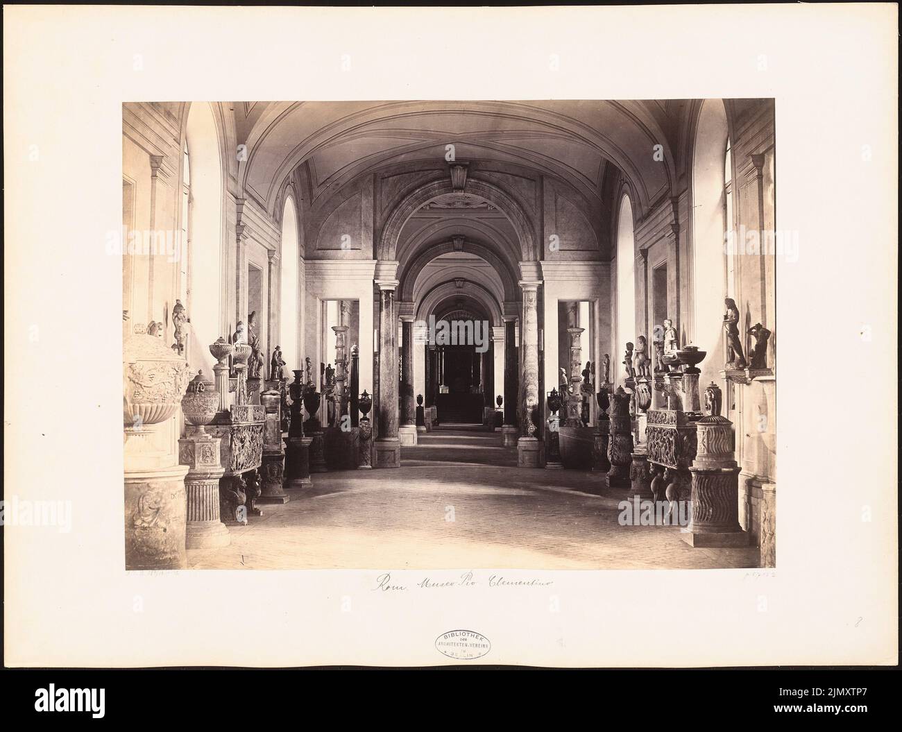 N.N., Museo Pio Clementino, Vatican, Rome (without Dat.): Inner view in the Museo Clementino in the Vatican Museums. Photo on paper, 47.7 x 64.2 cm (including scan edges) Stock Photo
