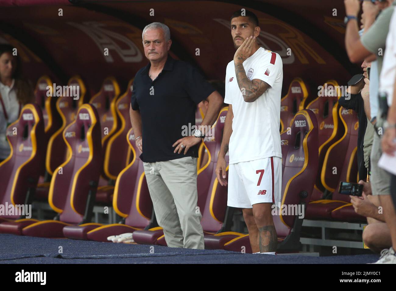 Rome, Italy. 07th Aug, 2022. Rome, Italy 07.08.2022: José Mourinho, Lorenzo Pellegrini during the Pre-Season Friendly 2022/2023 match between AS Roma vs Shakhtar Donetsk at the Olimpic Stadium in Rome on 07 August 2022. Credit: Independent Photo Agency/Alamy Live News Stock Photo