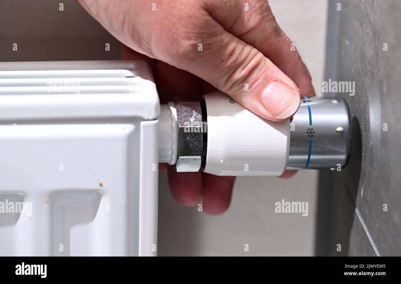 Stuttgart, Germany. 08th Aug, 2022. ILLUSTRATION A thermostat on a