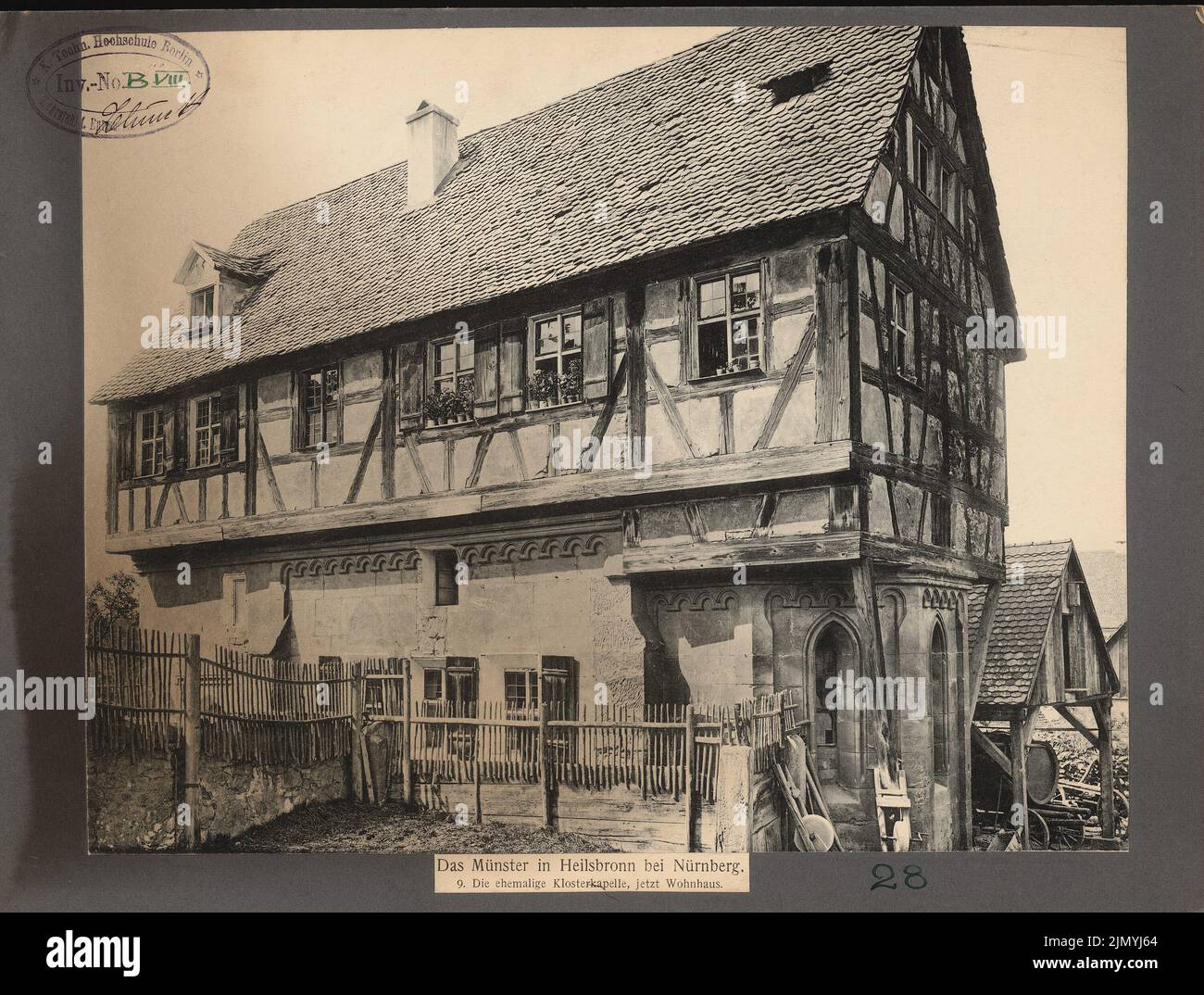 Unknown photographer, former monastery chapel (now house), Heilsbronn (without dat.): View half -timbered house, formerly belonging to the Münster. Photo, 23.9 x 31.6 cm (including scan edges) Stock Photo