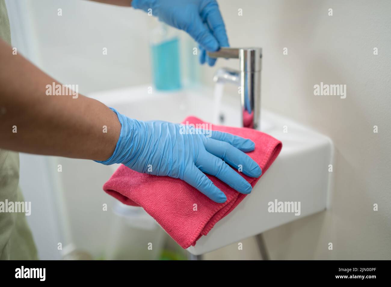 Wc toilet wash hand basin hires stock photography and images Alamy