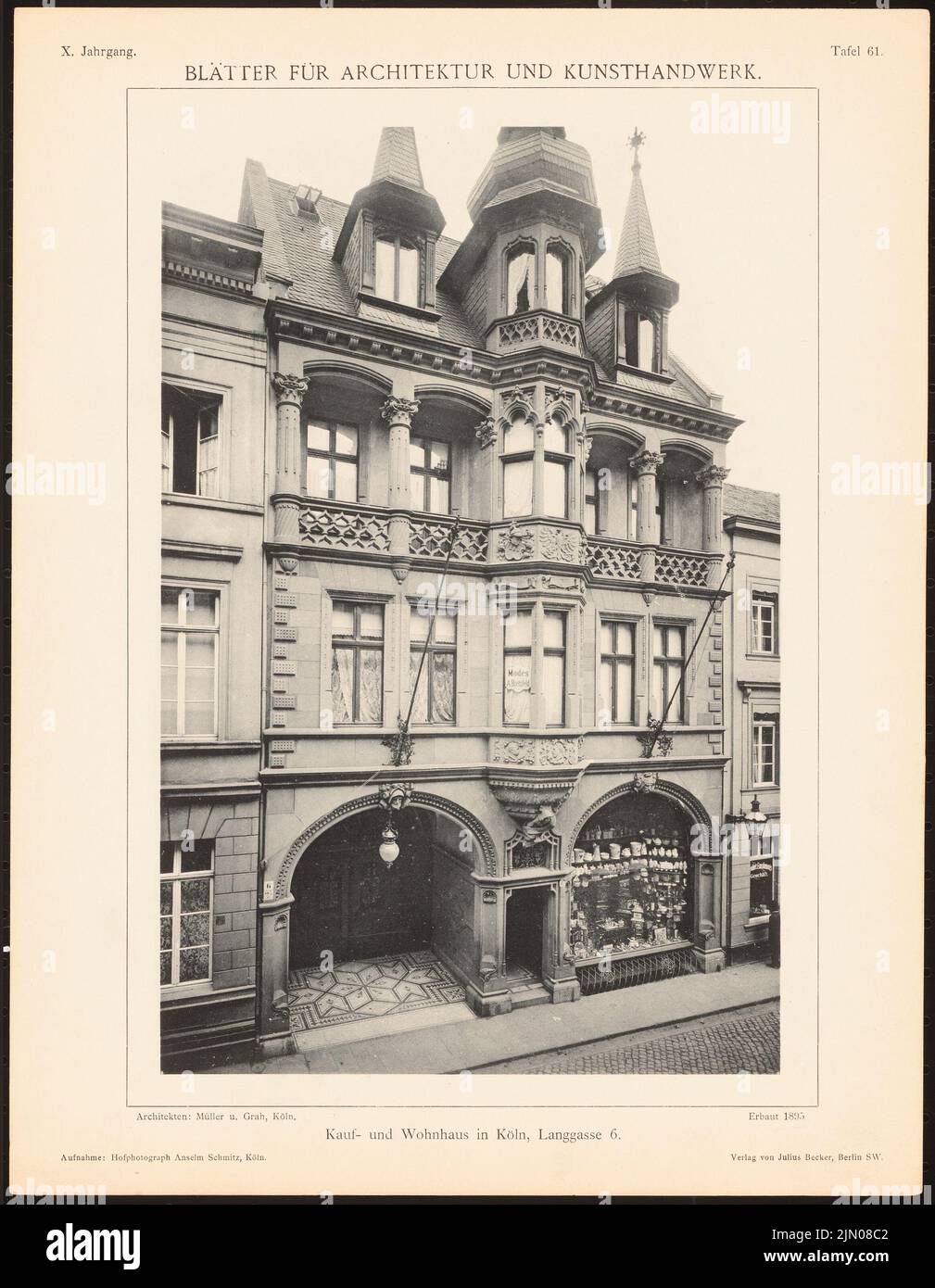 Müller & Grab, Kauf- und House Langgasse, Cologne. (From: leaves for architecture and handicrafts, 10th year, 1897, Tafel 61.) (1897-1897): View. Light pressure on paper, 34.6 x 26.9 cm (including scan edges) Müller & Grab : Kauf- und Wohnhaus Langgasse, Köln. (Aus: Blätter für Architektur und Kunsthandwerk, 10. Jg., 1897, Tafel 61) Stock Photo