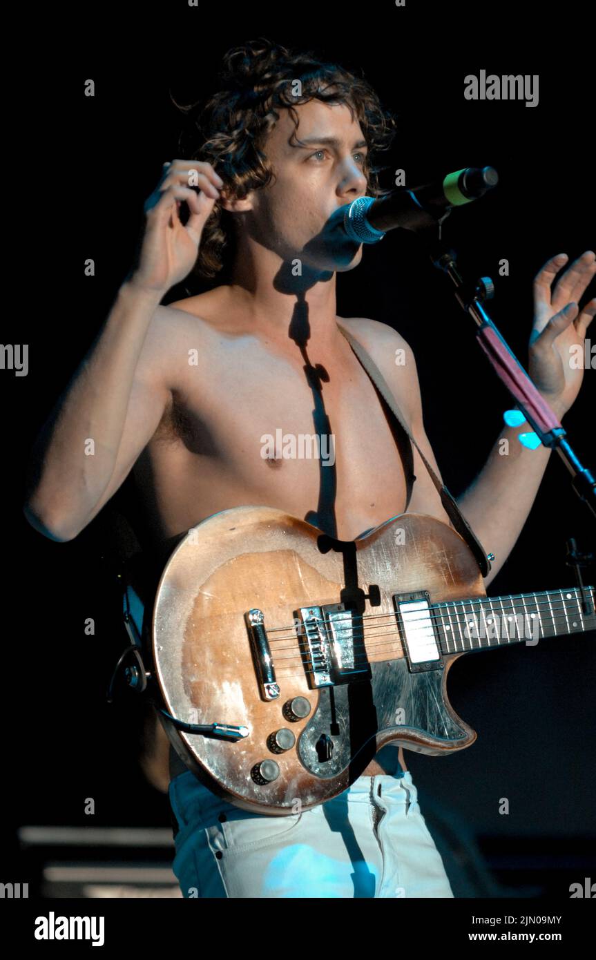 Razorlight 2006 hi-res stock photography and images - Alamy