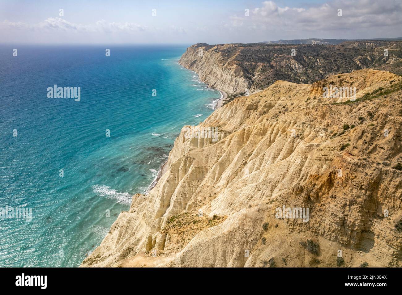 Die Steilküste vom Kap Aspro bei Pissouri aus der Luft gesehen, Zypern, Europa  |  Aerial view of the steep coast of Cape Aspro near Pissouri, Cyprus, Stock Photo