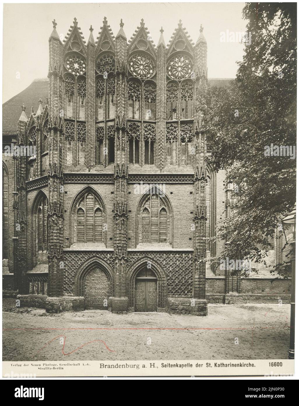 New photographic society (NPG), St. Katharinenkirche, Brandenburg/Havel (without dat.): Side chapel from outside. Photo, 24.8 x 19.6 cm (including scan edges) Neue Photographische Gesellschaft (NPG): St. Katharinenkirche, Brandenburg/Havel (ohne Dat.) Stock Photo