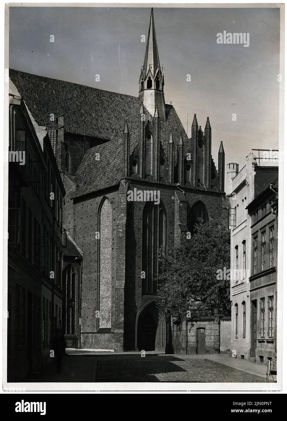 State Bilding Office Berlin, Marienkirche, Wismar (without dat.): Southern transept from outside. Photo, 23.5 x 17.1 cm (including scan edges) Staatliche Bildstelle Berlin: Marienkirche, Wismar (ohne Dat.) Stock Photo