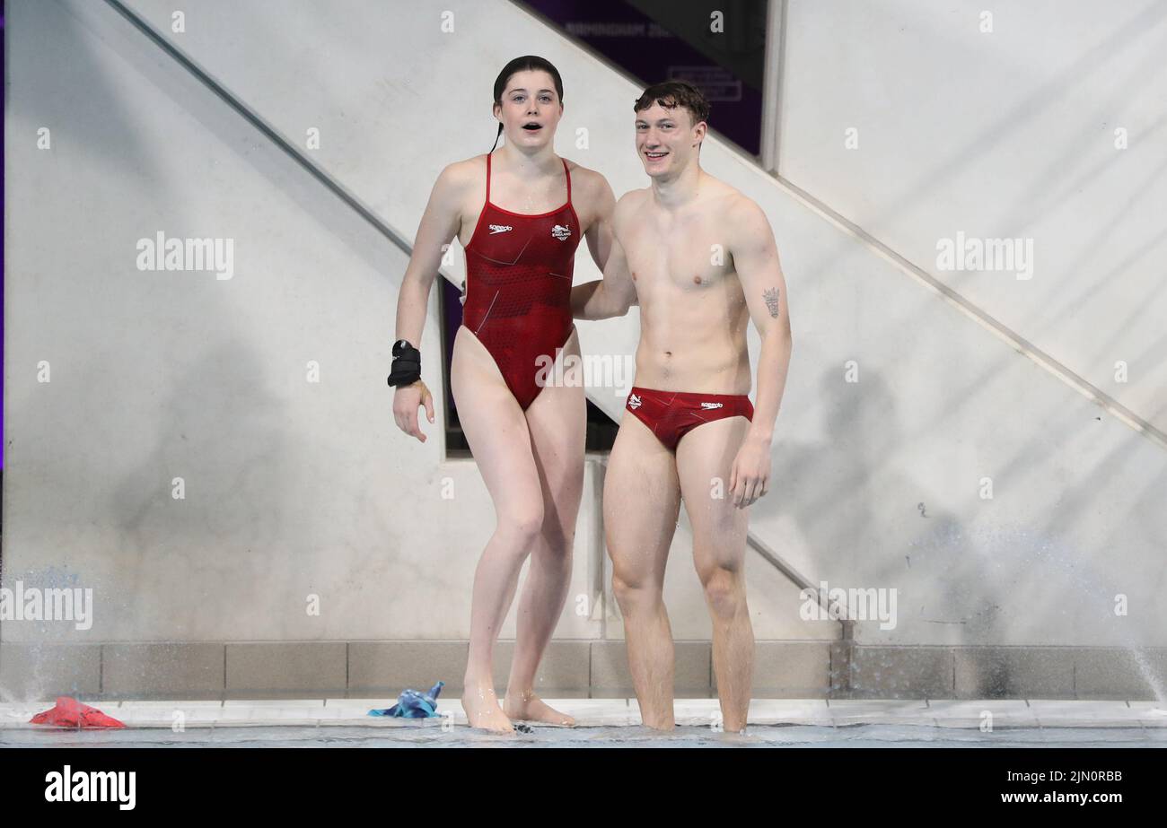 Smethwick, UK. 8th Aug, 2022. Noah Williams and Andrea Spendolini-Sirieix of England celebrate as they compete in the Mixed Synchronised 10m platform diving event during Day 11 of the Commonwealth Games at Sandwell Aquatics Centre, Smethwick. Picture credit should read: Paul Terry Credit: Paul Terry Photo/Alamy Live News Stock Photo