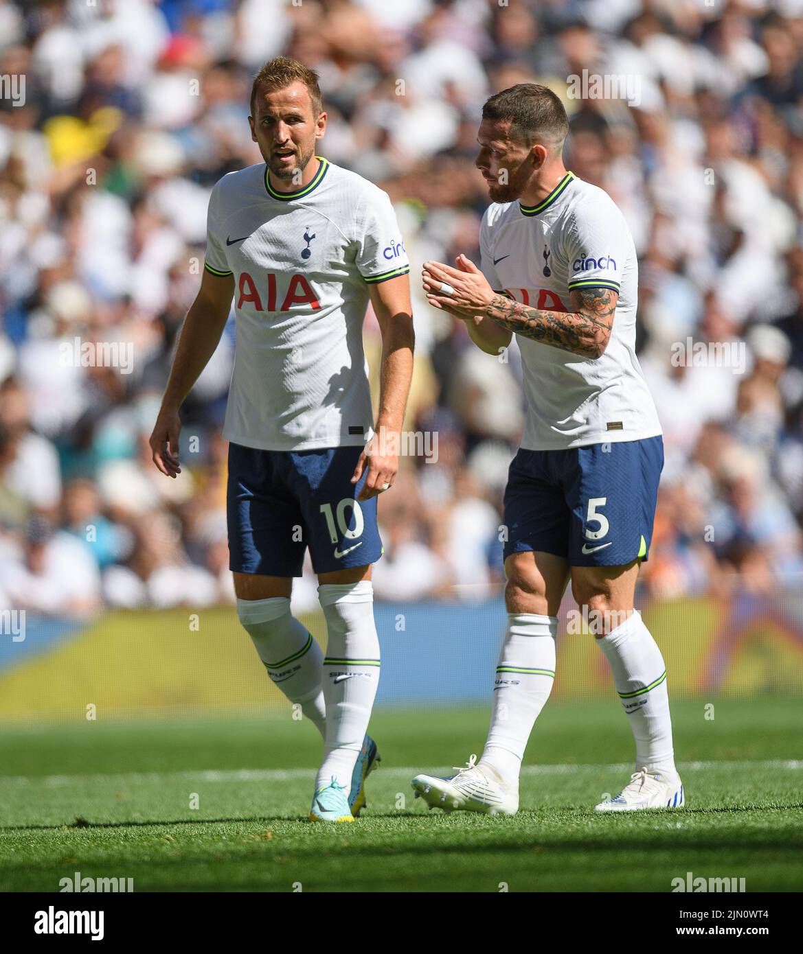 06 Aug 2022 - Tottenham Hotspur v Southampton - Premier League - Tottenham Hotspur Stadium  Tottenham's Harry Kane and Pierre-Emile Hojbjerg during the match against Southampton Picture Credit : © Mark Pain / Alamy Live News Stock Photo