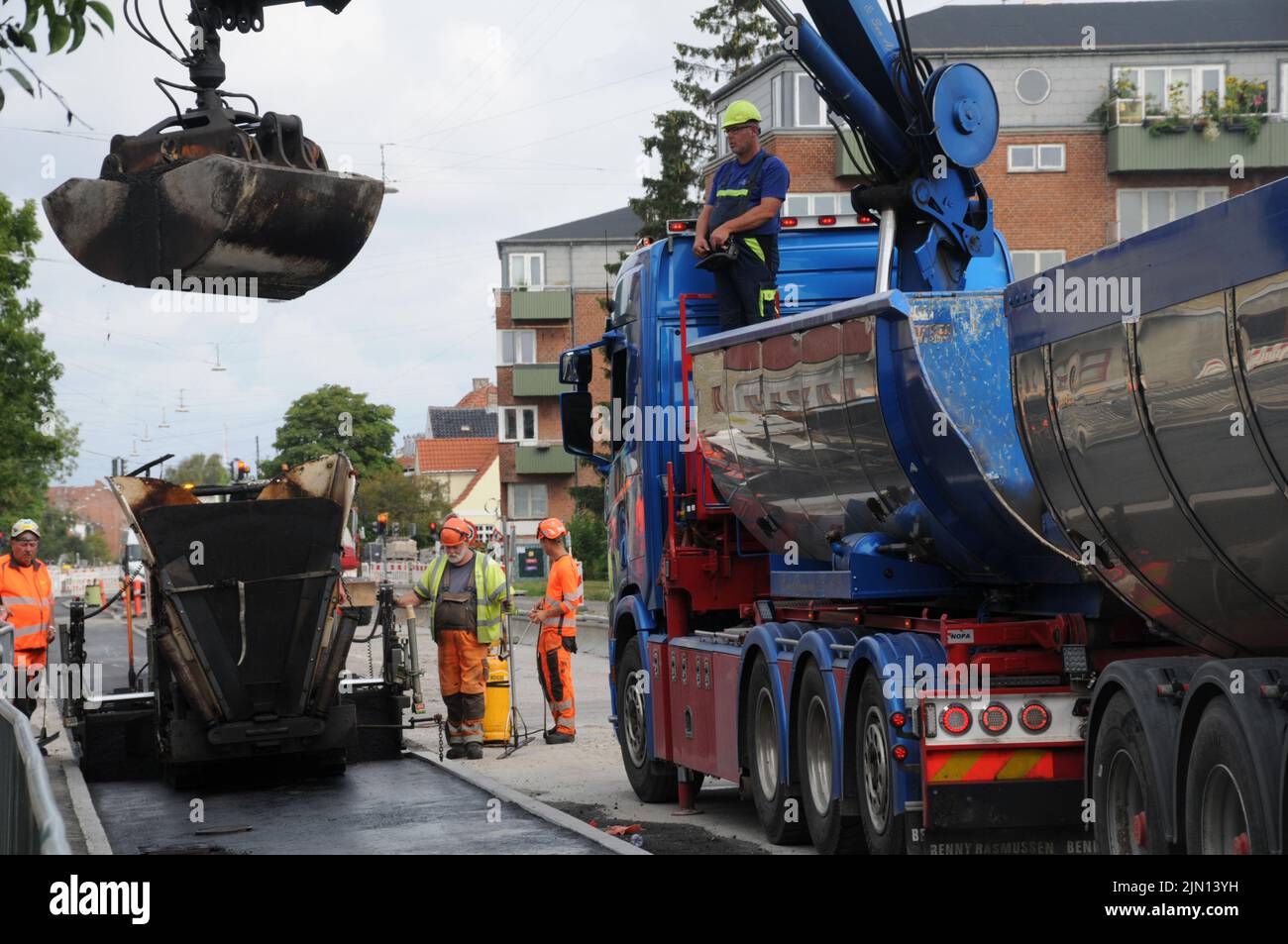 Copenhagen /Denmark/08 August 2022/ Alfalt work in process in danish