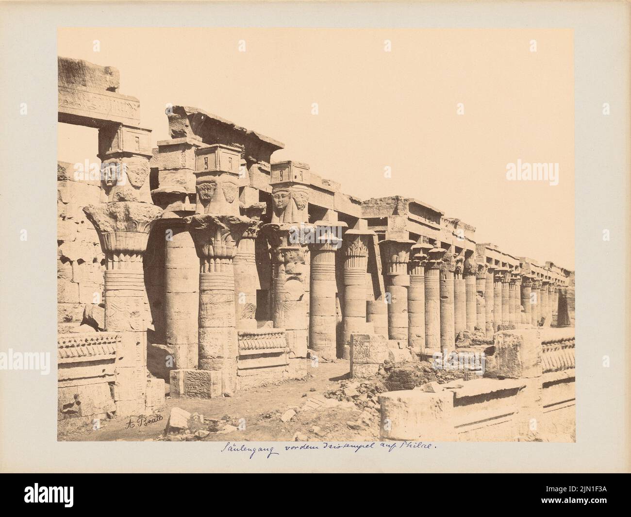 Beato Antonio, Temple of Philae (without dat.): Column passage in front of the Isist temple. Photo on cardboard, 24 x 32 cm (including scan edges) Beato Antonio : Tempel von Philae Stock Photo