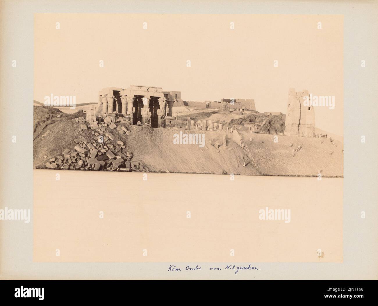 Unknown photographer, Temple of Kom Ombo (without Dat.): View. Photo on cardboard, 23.6 x 31.9 cm (including scan edges) unbek. Fotograf : Tempel von Kom Ombo Stock Photo