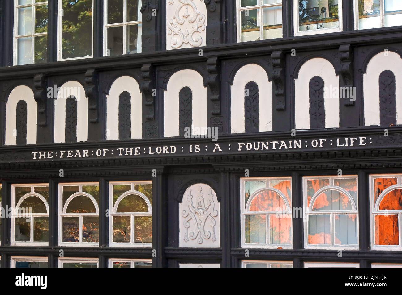Dentist in Tudor style listed building, The fear of the lord is a fountain of life - Building , 4 Park St, Chester, Cheshire, CH1 1RN, Proverbs14-27 Stock Photo