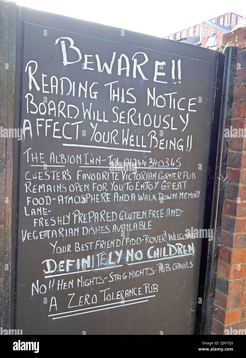 Chalkboard notice & rules at the Albion Inn, Park Street, Chester, Cheshire, England, UK, CH1 1RQ - Beware ! Stock Photo