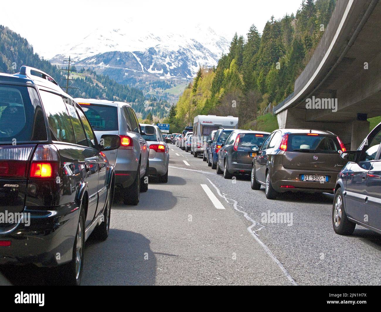 Spannende Gotthard Tunnel Stau Bildnull