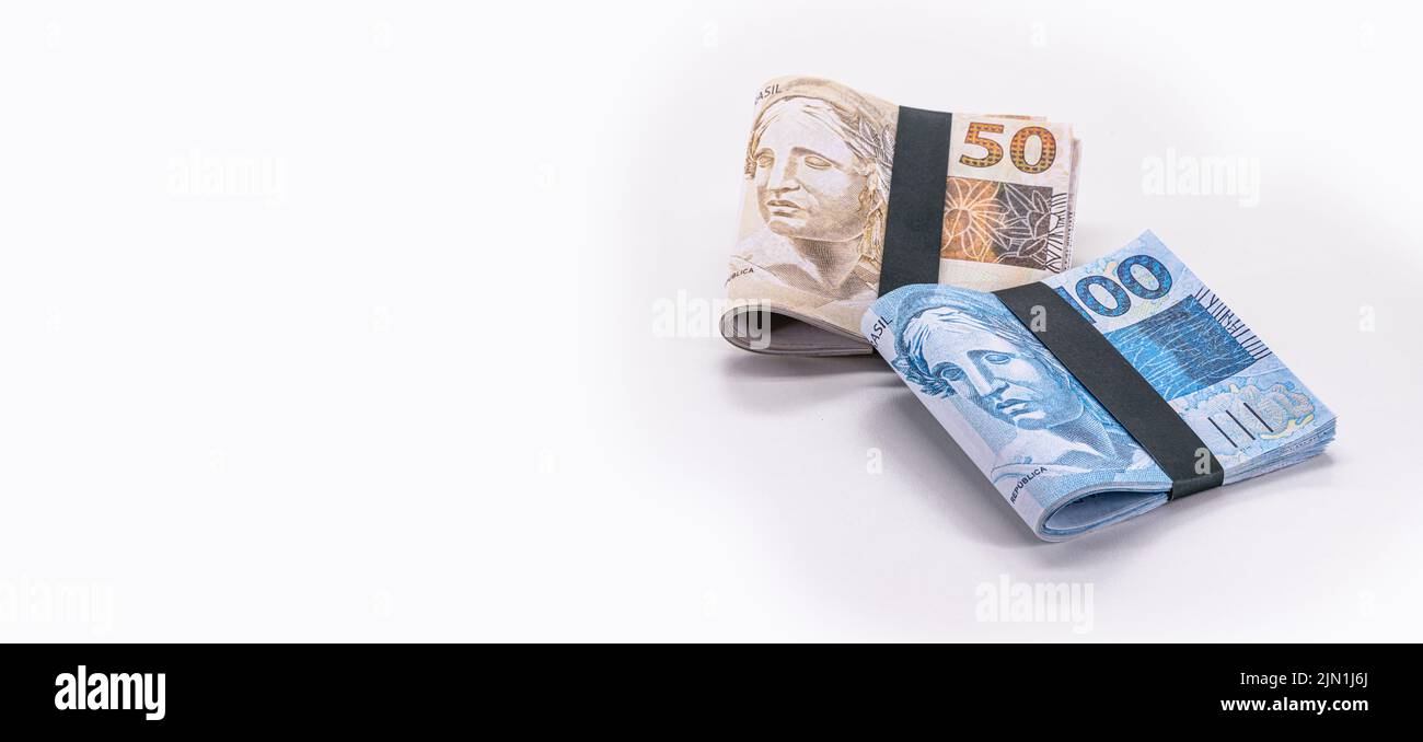 wad-of-money-from-brazil-thousand-reais-in-wad-of-money-100-reais