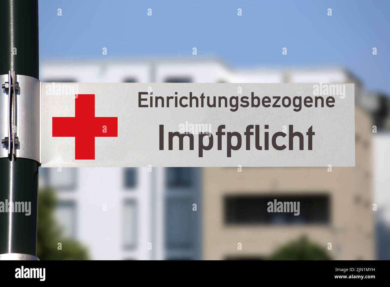 Strassenschild Mit Kreuz