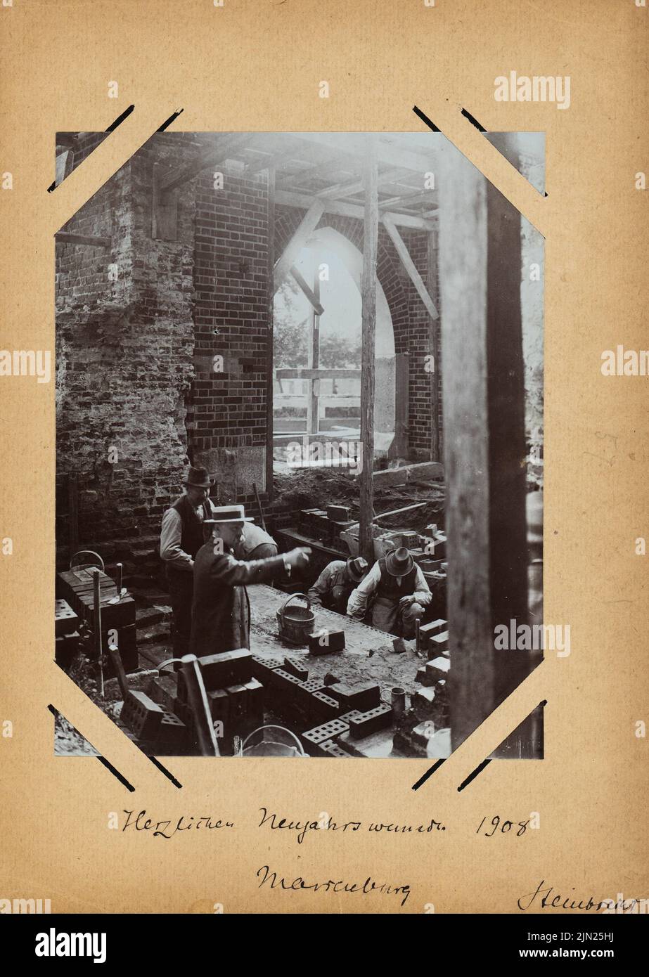 Steinbrecht Conrad (1849-1923), Marienburg, Restoration under Steinbrecht 1882-1918, letters and photos to R. Persius: Construction work. Photo on cardboard, 22.9 x 16.3 cm (including scan edges) Stock Photo