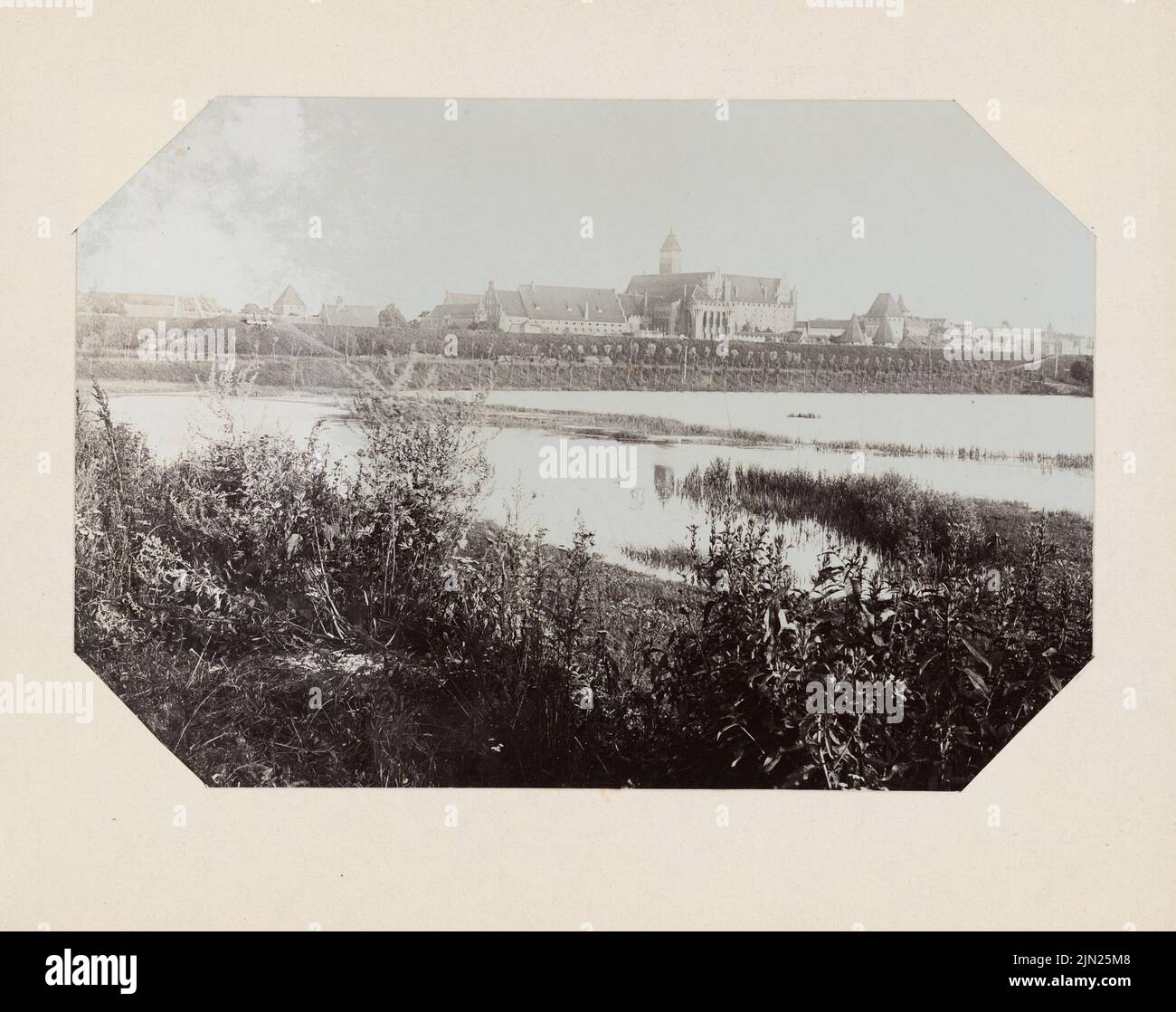 Steinbrecht Conrad (1849-1923), Marienburg, Restoration under Steinbrecht 1882-1918, letters and photos to R. Persius: View of the entire system. Photo on cardboard, 11.8 x 15 cm (including scan edges) Stock Photo