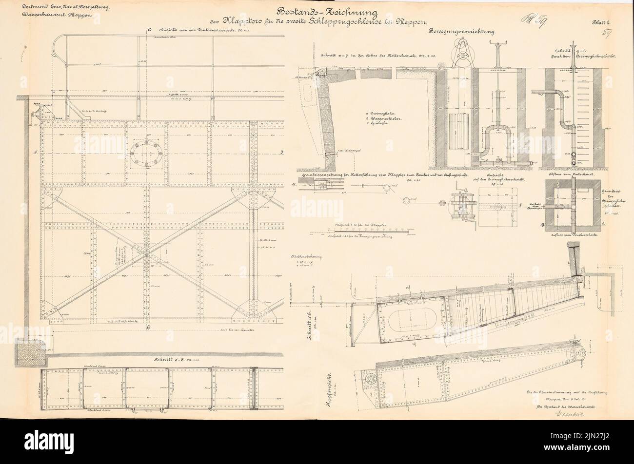 N.N., Dortmund-Ems-Canal. 2. Track train lock, Meppen: folding gate, movement device: view, supervision, cuts 1:25, 1:10. Lithograph on paper, 67.8 x 102.2 cm (including scan edges) Stock Photo