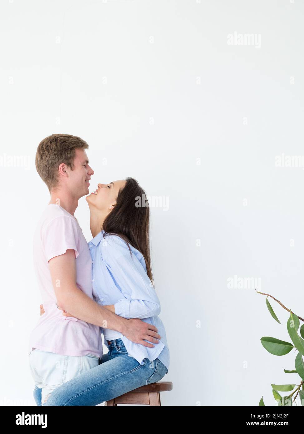 Couple hugging and laughing hi-res stock photography and images - Alamy