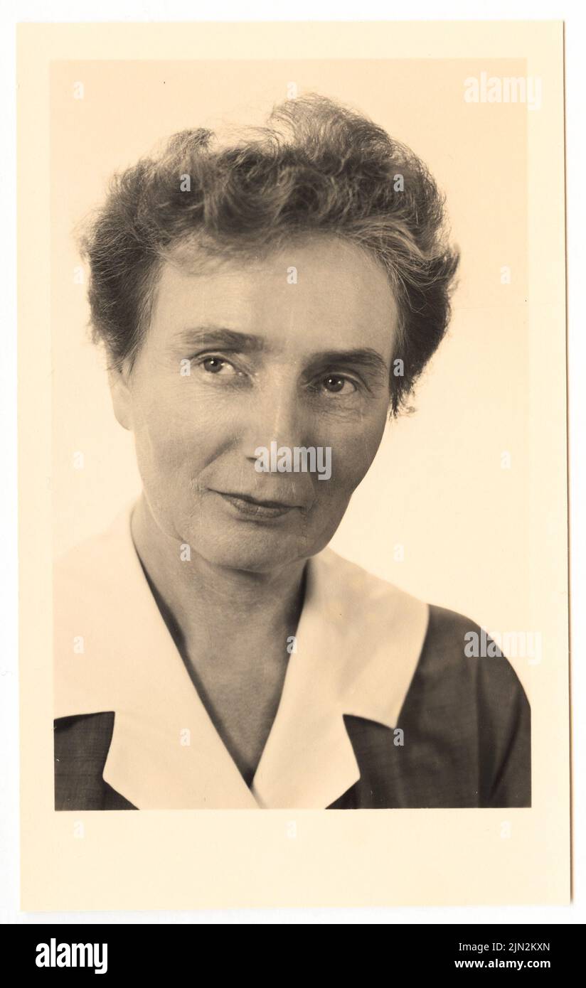 Unknown photographer, Portrait Herta Hammerbacher: Portrait Herta Hammerbacher approx. 50 - 60 years old. Photo on paper, 14.9 x 9.4 cm (including scan edges) Stock Photo