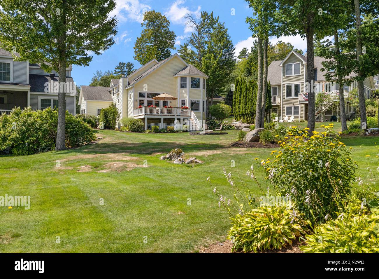 The houses with a garden in South Down Shores, Laconia, New Hampshire