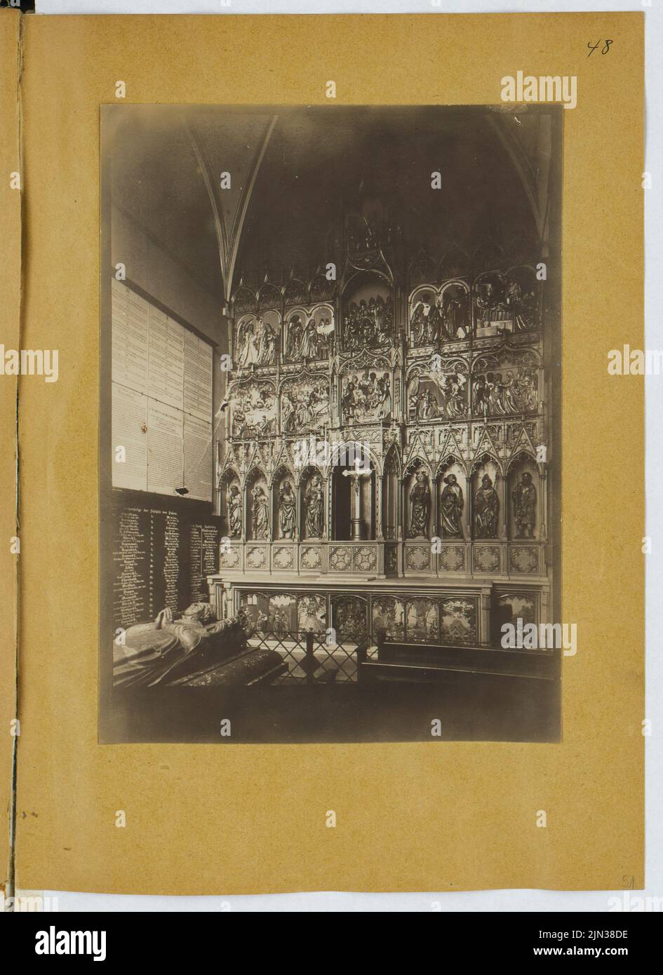 Altar and tomb bishop Urbans in the Trennbach chapel in the cathedral, Passau: Interior view (from: sketch and photo album 21) Stock Photo